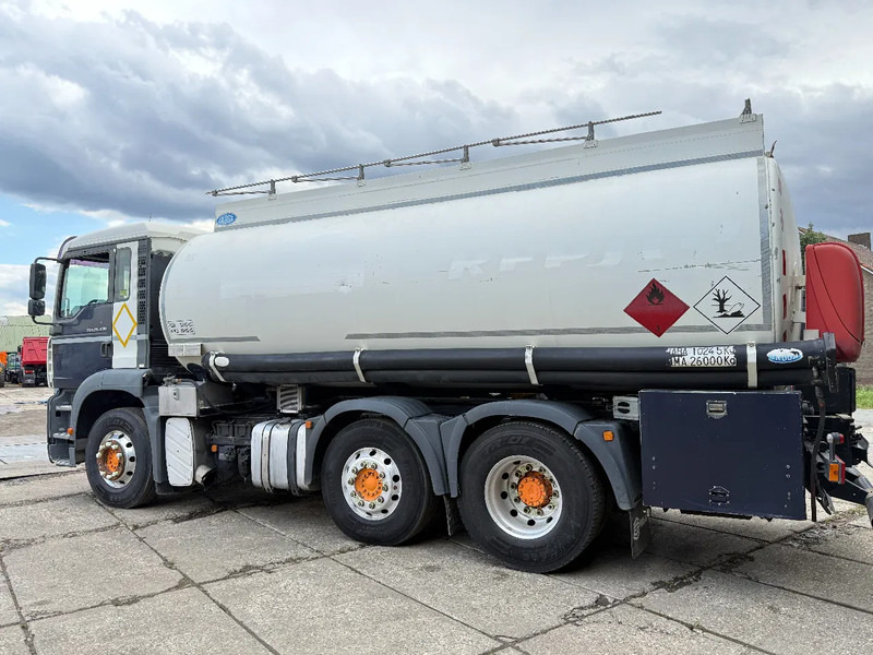 MAN TGA 26.430 6X2 Fuel Tank 21.000L 3 Comp + Pump D20 Engine - Camião cisterna, Camião grua: foto 3 MAN TGA 26.430 6X2 Fuel Tank 21.000L 3 Comp + Pump D20 Engine - Camião cisterna, Camião grua: foto 3