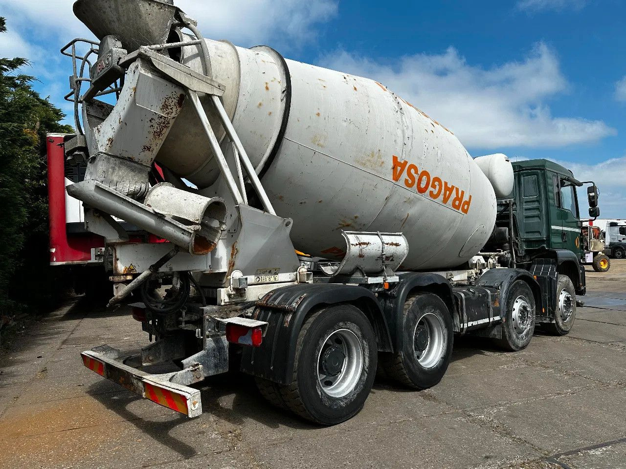 MAN TGA 35.360 8X4 CIFA Beton Mixer Spring/Spring ZF - Camião betoneira: foto 4 MAN TGA 35.360 8X4 CIFA Beton Mixer Spring/Spring ZF - Camião betoneira: foto 4