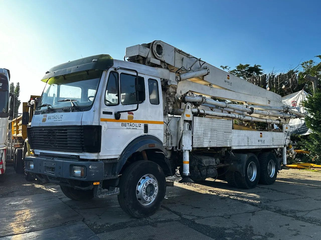 Mercedes-Benz SK 2631 6X4 LSB 36M BETONPOMP 370 BAR Mercedes-Benz SK 2631 6X4 LSB 36M BETONPOMP 370 BAR - Autobetoneira com bomba: foto 2 Mercedes-Benz SK 2631 6X4 LSB 36M BETONPOMP 370 BAR Mercedes-Benz SK 2631 6X4 LSB 36M BETONPOMP 370 BAR - Autobetoneira com bomba: foto 2