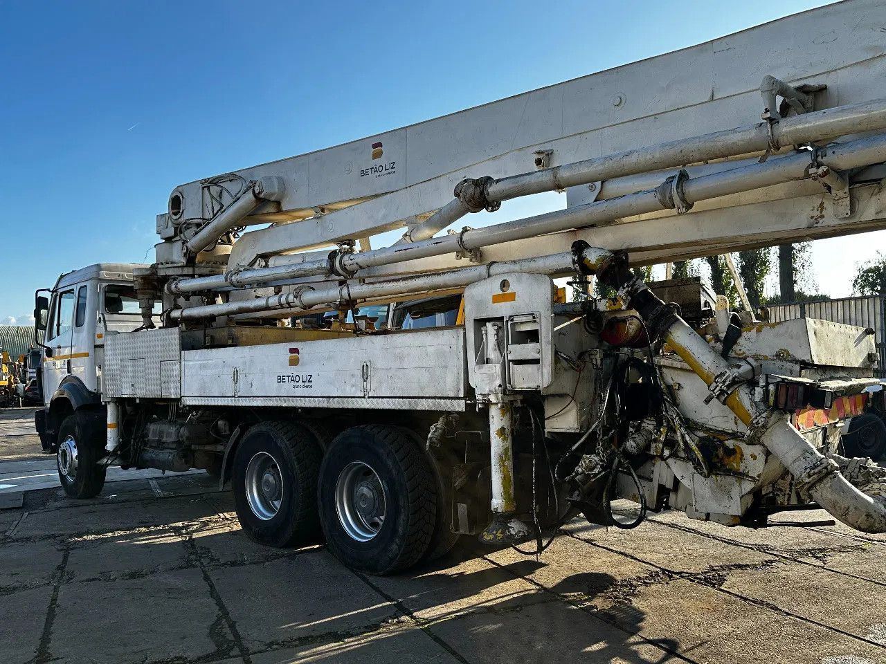 Mercedes-Benz SK 2631 6X4 LSB 36M BETONPOMP 370 BAR Mercedes-Benz SK 2631 6X4 LSB 36M BETONPOMP 370 BAR - Autobetoneira com bomba: foto 3 Mercedes-Benz SK 2631 6X4 LSB 36M BETONPOMP 370 BAR Mercedes-Benz SK 2631 6X4 LSB 36M BETONPOMP 370 BAR - Autobetoneira com bomba: foto 3