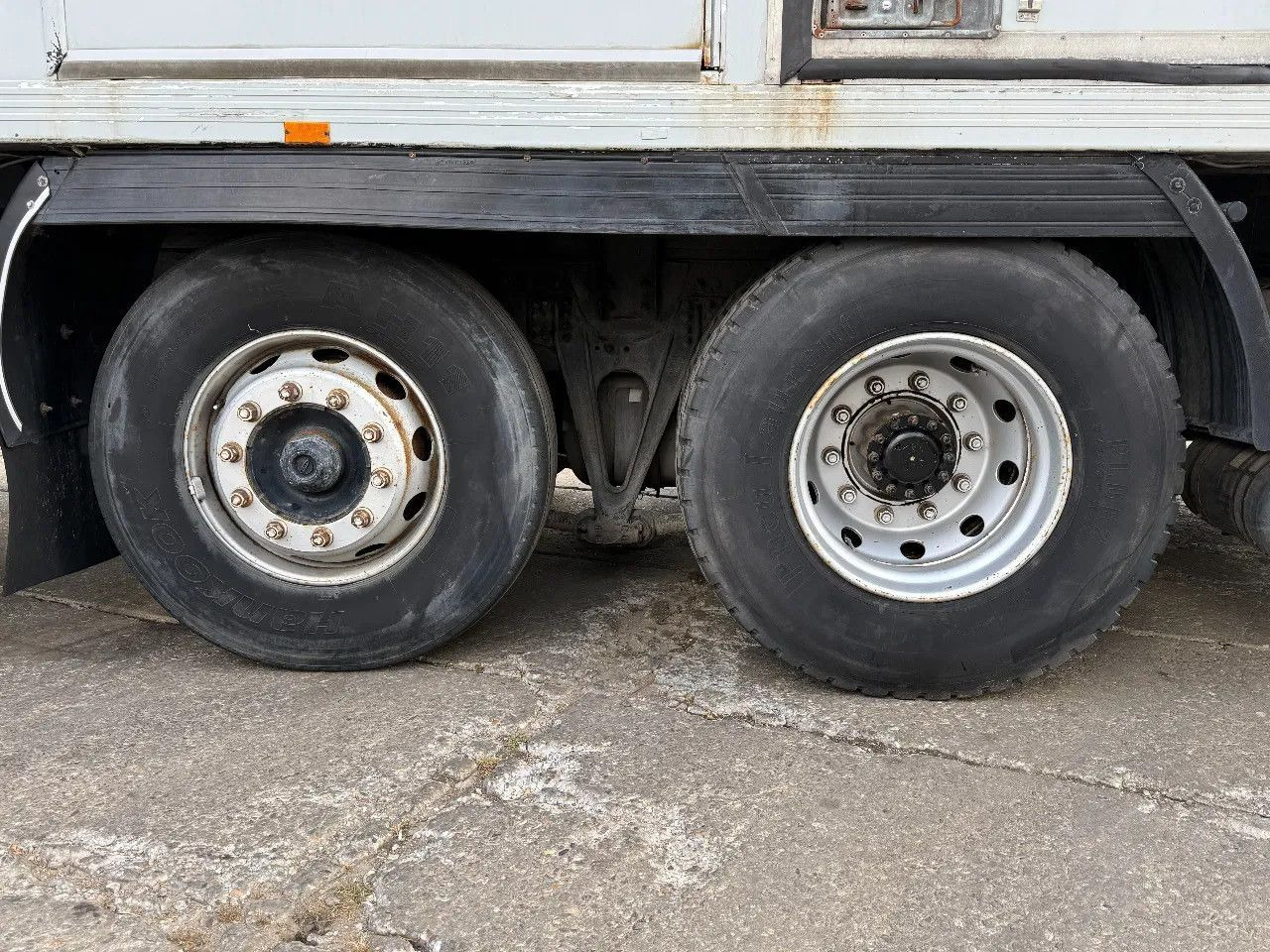 Volvo FH 12.420 6X2 Frigo Spring/Air Manual Gearbox TO - Camião frigorífico: foto 5 Volvo FH 12.420 6X2 Frigo Spring/Air Manual Gearbox TO - Camião frigorífico: foto 5