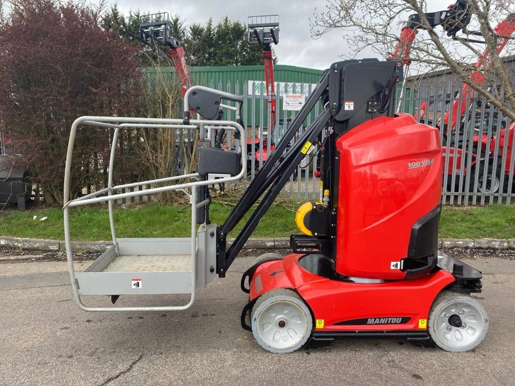 Manitou 100 VJR - Plataforma de mastro vertical: foto 1 Manitou 100 VJR - Plataforma de mastro vertical: foto 1