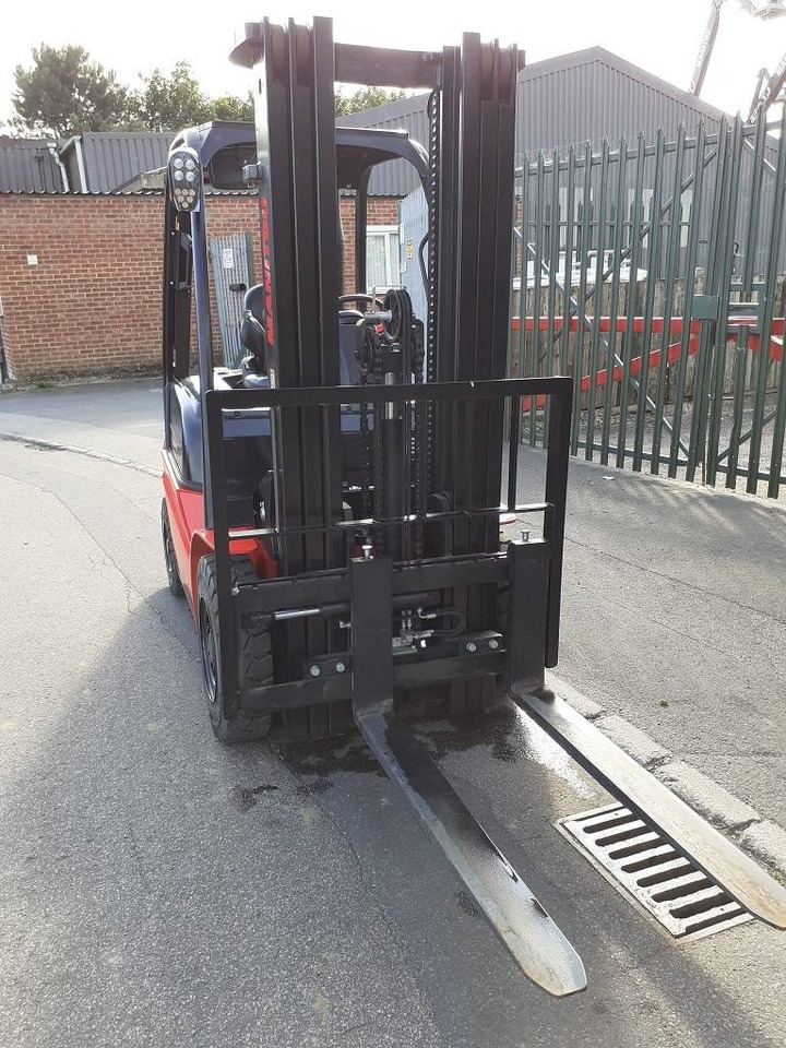 Manitou MI 25 D - Empilhador a diesel: foto 3 Manitou MI 25 D - Empilhador a diesel: foto 3