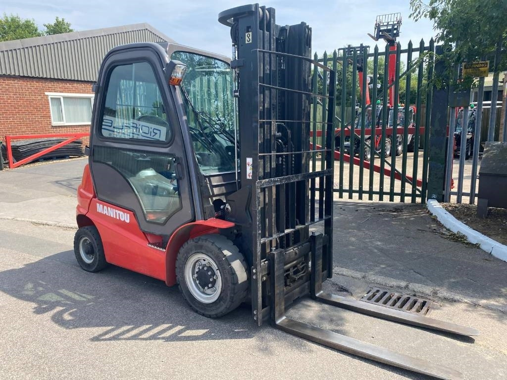 Manitou Mi25D - Empilhador a diesel: foto 2 Manitou Mi25D - Empilhador a diesel: foto 2