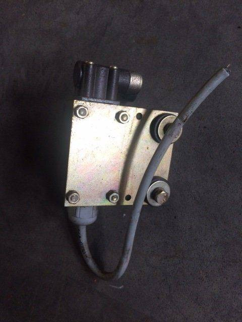 2XPosition Switch for Linde K15-4, and Still M15-4 - Comutador de coluna de direção para Equipamento de movimentação: foto 2 2XPosition Switch for Linde K15-4, and Still M15-4 - Comutador de coluna de direção para Equipamento de movimentação: foto 2