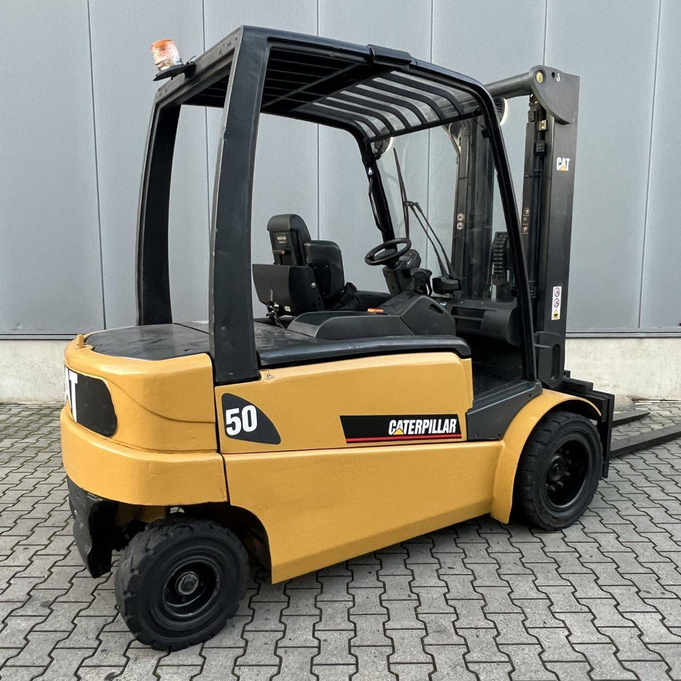 Caterpillar EP50 - Empilhador elétrico: foto 5 Caterpillar EP50 - Empilhador elétrico: foto 5