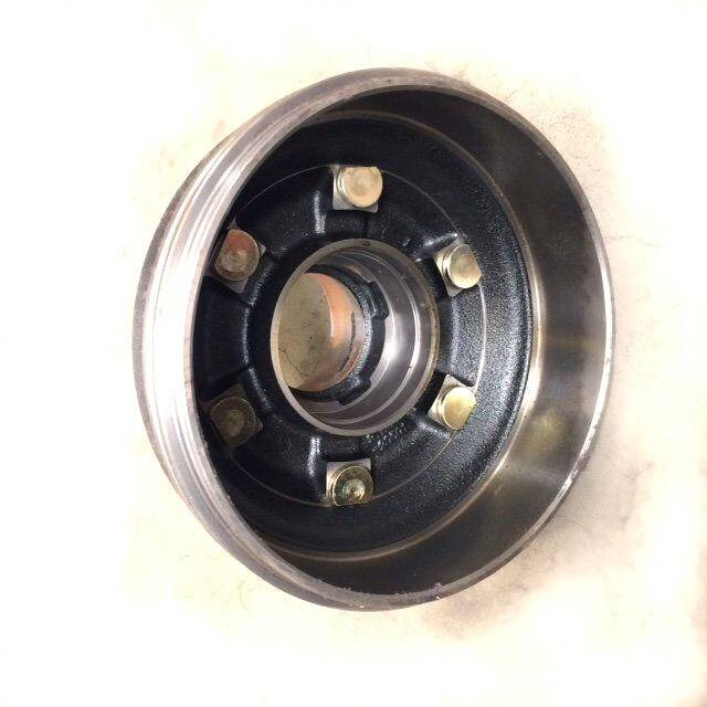 Drum brake for Caterpillar / Mitsubishi - Peças de freio para Equipamento de movimentação: foto 1 Drum brake for Caterpillar / Mitsubishi - Peças de freio para Equipamento de movimentação: foto 1