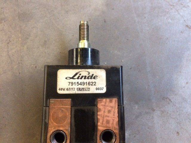 Emergency stop switch for Linde L14-16, Series 372 - Comutador de coluna de direção para Equipamento de movimentação: foto 3 Emergency stop switch for Linde L14-16, Series 372 - Comutador de coluna de direção para Equipamento de movimentação: foto 3
