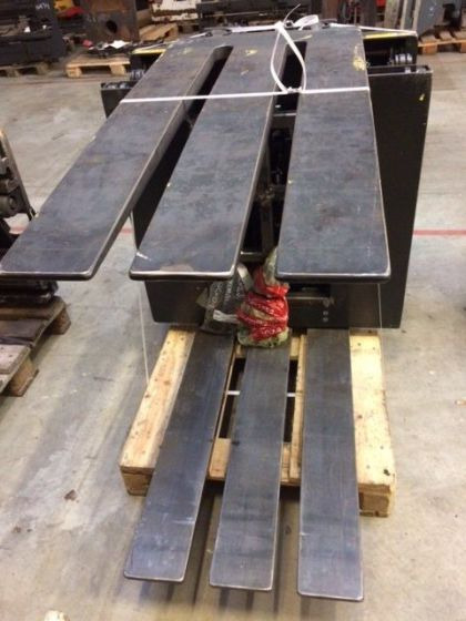 Equipamento para Equipamento de movimentação Stabau Rotator180°, Pallet inverter with load pusher: foto 1
