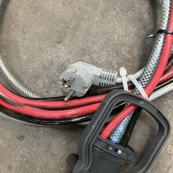 Hawker 24V/40A - Sistema elétrico para Equipamento de movimentação: foto 2 Hawker 24V/40A - Sistema elétrico para Equipamento de movimentação: foto 2