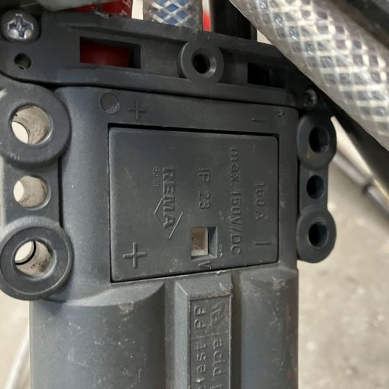 Hawker 24V/80A - Sistema elétrico para Equipamento de movimentação: foto 4 Hawker 24V/80A - Sistema elétrico para Equipamento de movimentação: foto 4