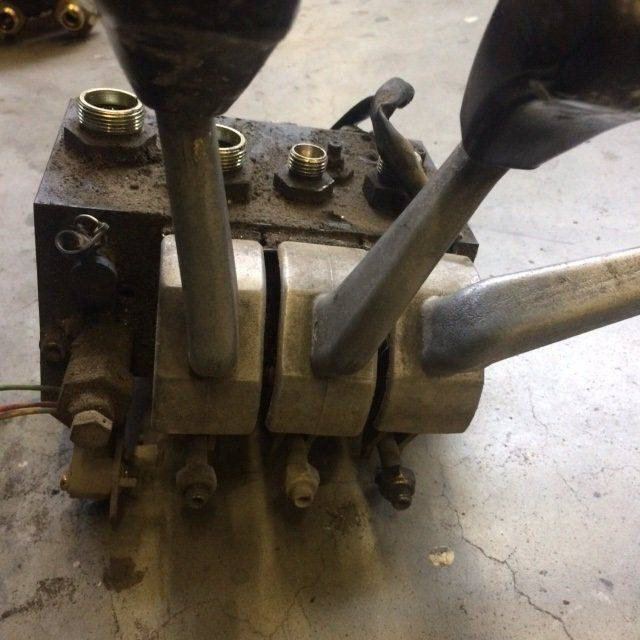 Hydraulic Control valve for Jungheinrich EFG DG 12.5/15B - Válvula hidráulica para Equipamento de movimentação: foto 3 Hydraulic Control valve for Jungheinrich EFG DG 12.5/15B - Válvula hidráulica para Equipamento de movimentação: foto 3