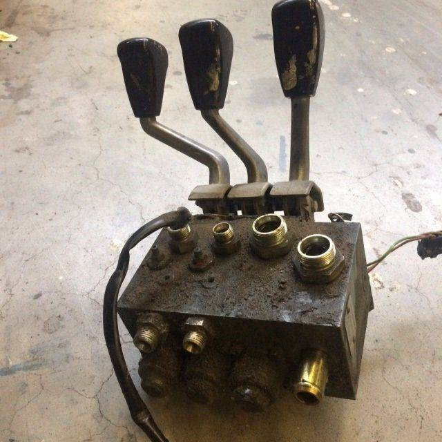 Hydraulic Control valve for Jungheinrich EFG DG 12.5/15B - Válvula hidráulica para Equipamento de movimentação: foto 1 Hydraulic Control valve for Jungheinrich EFG DG 12.5/15B - Válvula hidráulica para Equipamento de movimentação: foto 1