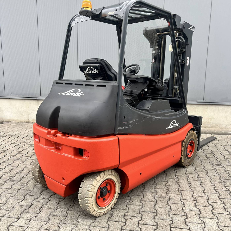 Linde E25 (336-02) - Empilhador elétrico: foto 2 Linde E25 (336-02) - Empilhador elétrico: foto 2