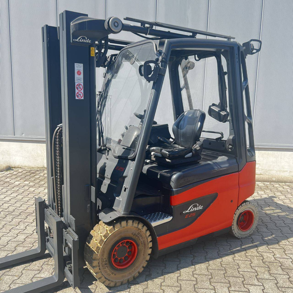 Linde E25 (387) - Empilhador elétrico: foto 1 Linde E25 (387) - Empilhador elétrico: foto 1