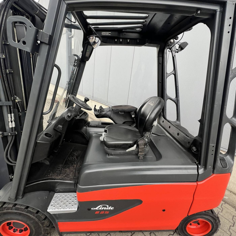 Linde E25L (387) - Empilhador elétrico: foto 3 Linde E25L (387) - Empilhador elétrico: foto 3