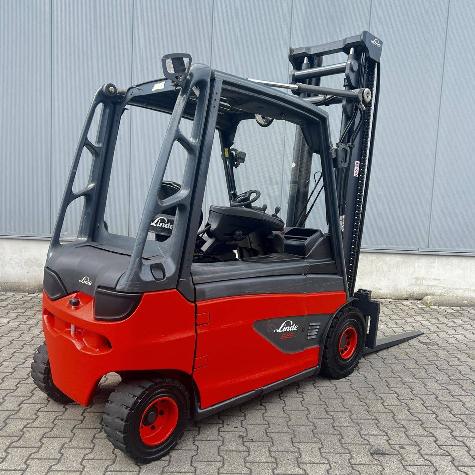 Linde E25L (387) - Empilhador elétrico: foto 2 Linde E25L (387) - Empilhador elétrico: foto 2