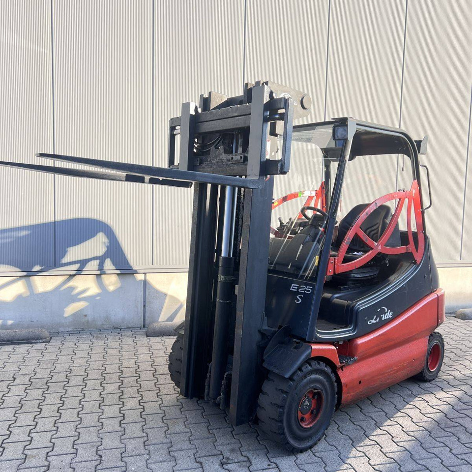 Linde E25S (336-03) - Empilhador elétrico: foto 1 Linde E25S (336-03) - Empilhador elétrico: foto 1