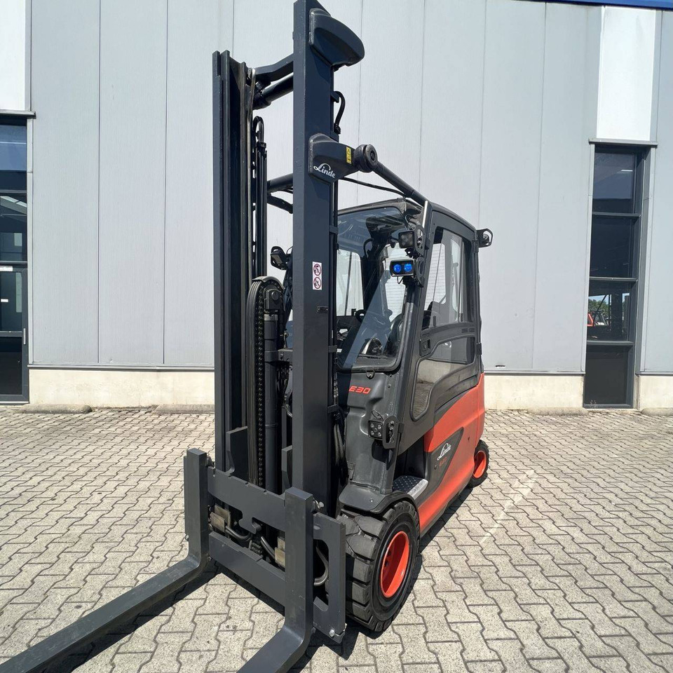 Linde E30/600 HL (387) - Empilhador elétrico: foto 1 Linde E30/600 HL (387) - Empilhador elétrico: foto 1