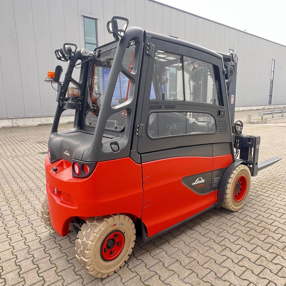 Linde E50/600L (388) LOW - Empilhador elétrico: foto 4 Linde E50/600L (388) LOW - Empilhador elétrico: foto 4