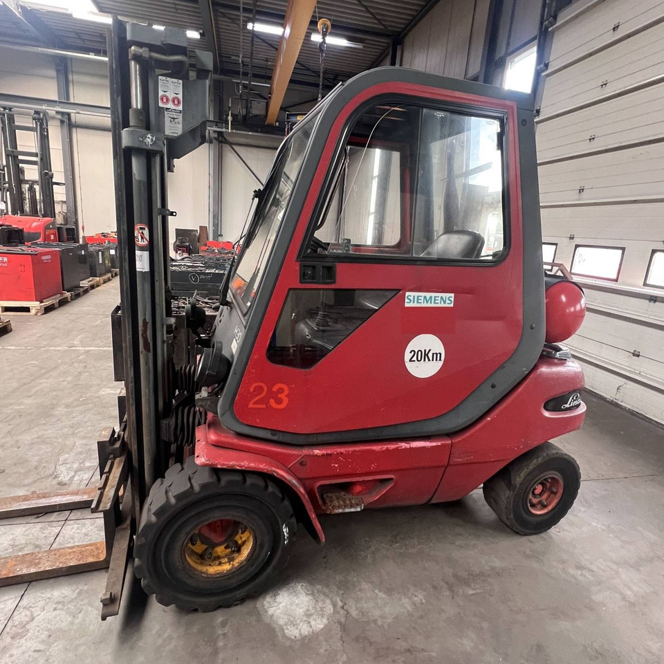 Linde H30T (351) - Empilhador a gás: foto 1 Linde H30T (351) - Empilhador a gás: foto 1