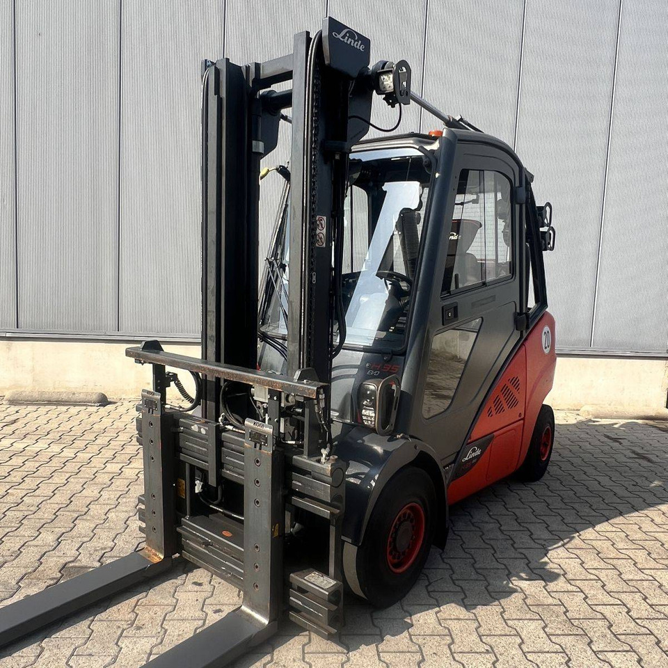 Linde H35T (393-02) EVO - Empilhador a gás: foto 1 Linde H35T (393-02) EVO - Empilhador a gás: foto 1