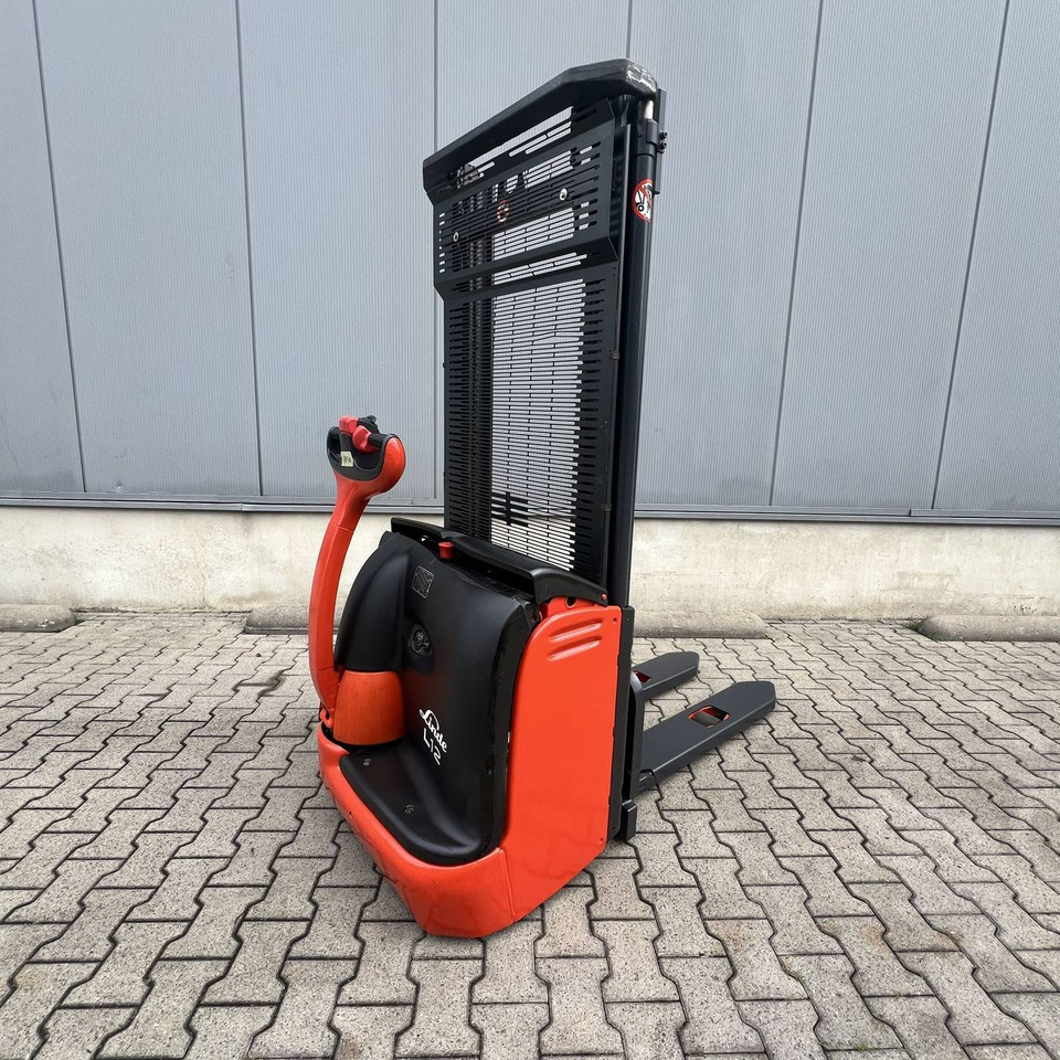 Linde L12 (379) - Stacker: foto 1 Linde L12 (379) - Stacker: foto 1