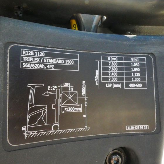 Linde R12B (1120) - Empilhador retráctil: foto 1 Linde R12B (1120) - Empilhador retráctil: foto 1