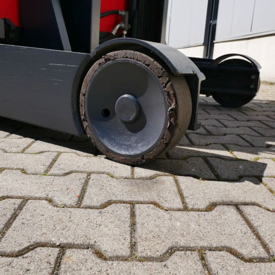 Linde R12B (1120) - Empilhador retráctil: foto 5 Linde R12B (1120) - Empilhador retráctil: foto 5