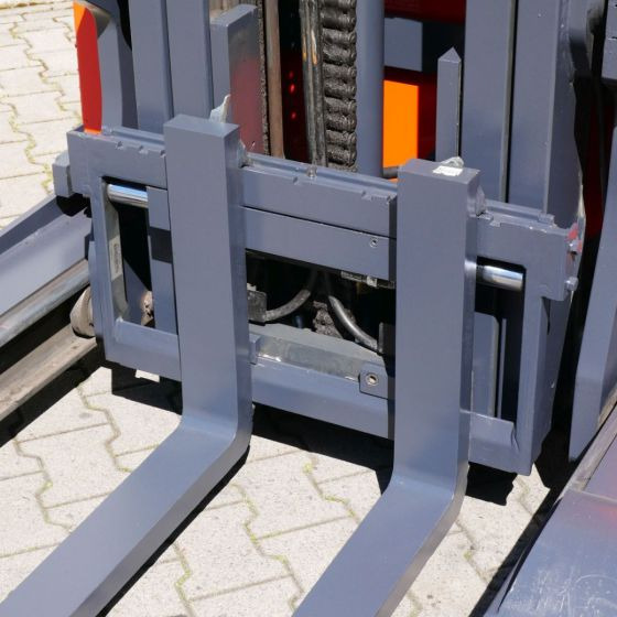 Linde R12B (1120) - Empilhador retráctil: foto 2 Linde R12B (1120) - Empilhador retráctil: foto 2