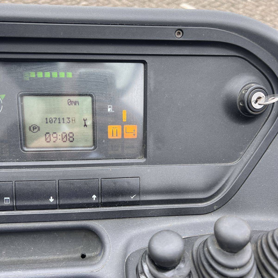 Empilhador retráctil Linde R14HD (1120): foto 6
