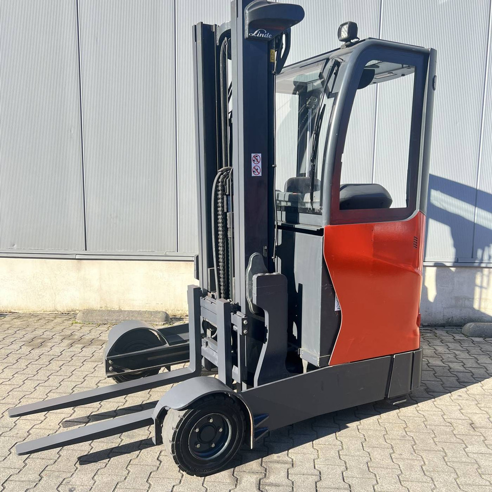 Linde R16G (1120) - Empilhador retráctil: foto 1 Linde R16G (1120) - Empilhador retráctil: foto 1