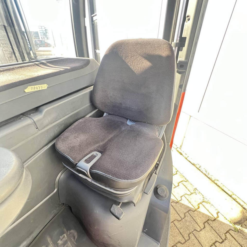 Linde R16G (1120) - Empilhador retráctil: foto 5 Linde R16G (1120) - Empilhador retráctil: foto 5