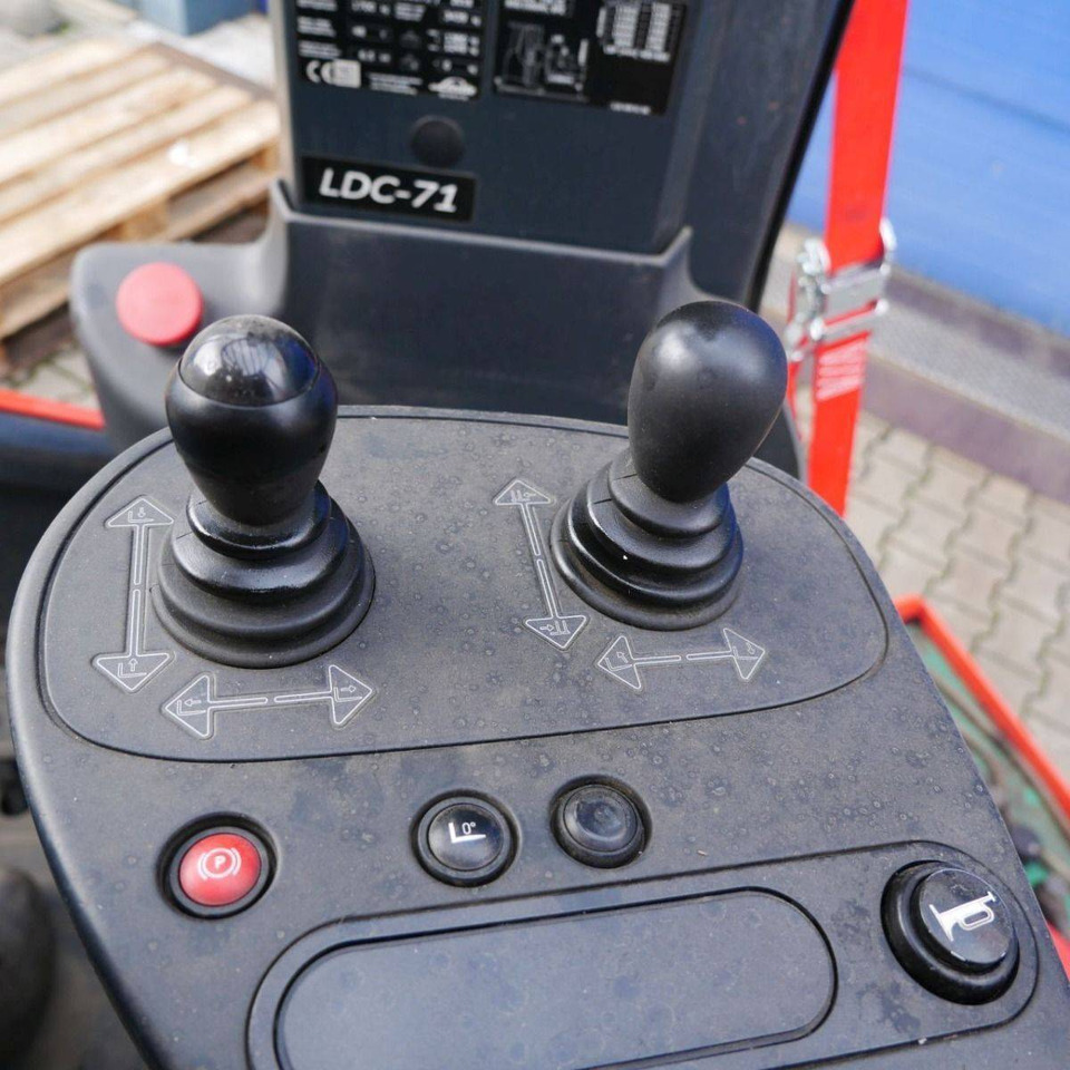 Linde R17XHD (116-03) - Empilhador retráctil: foto 5 Linde R17XHD (116-03) - Empilhador retráctil: foto 5