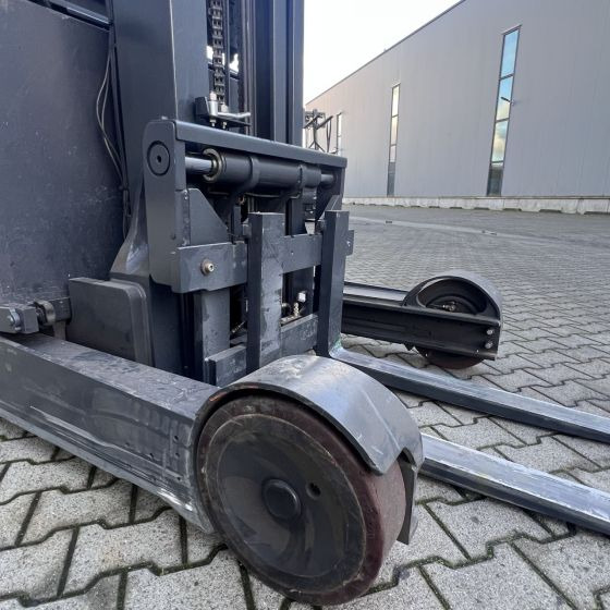 Linde R20 HD (1120) - Empilhador retráctil: foto 5 Linde R20 HD (1120) - Empilhador retráctil: foto 5