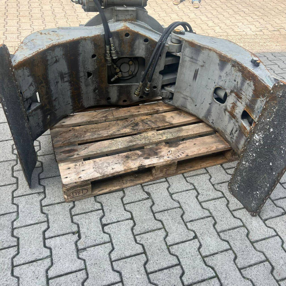 Paper roll clamp rotating - Grampo: foto 1 Paper roll clamp rotating - Grampo: foto 1