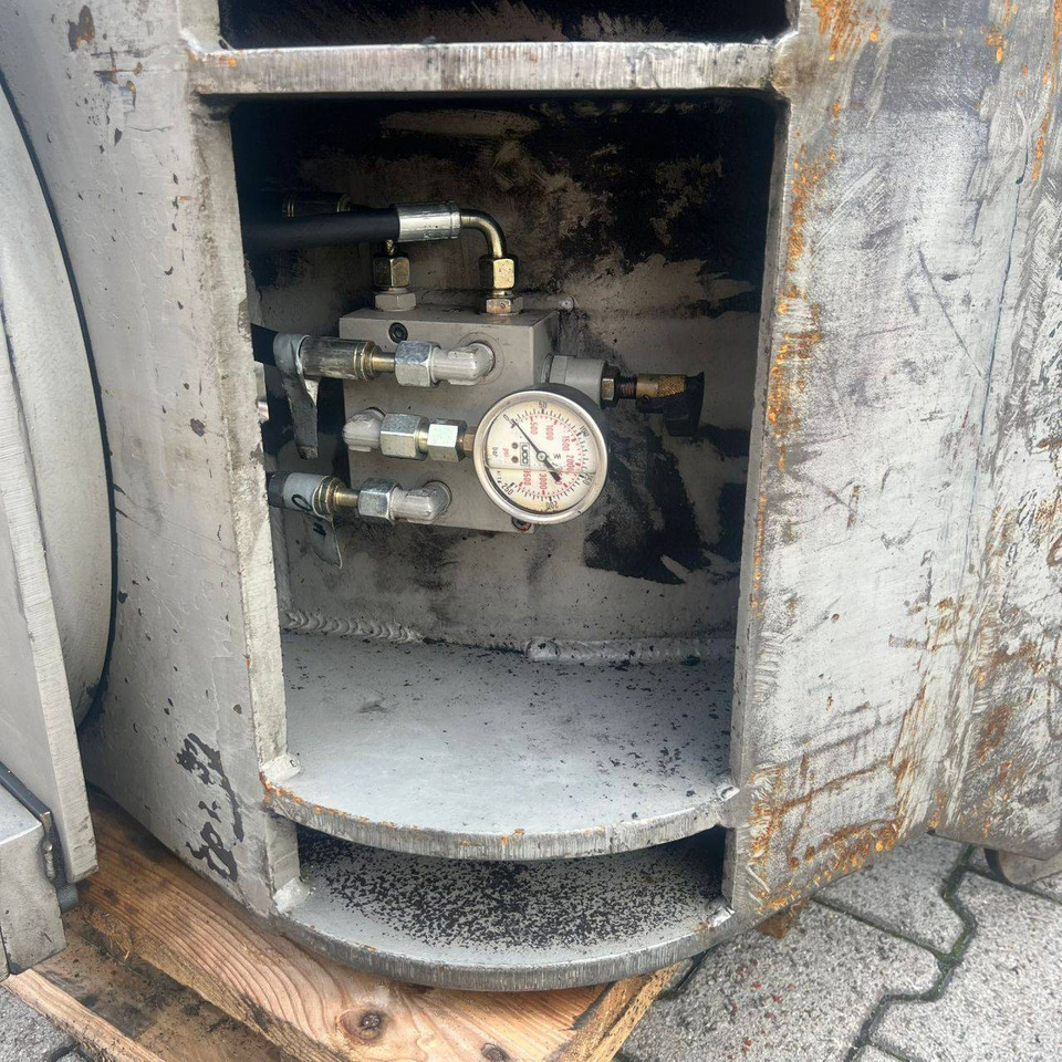 Paper roll clamp rotating - Grampo: foto 4 Paper roll clamp rotating - Grampo: foto 4