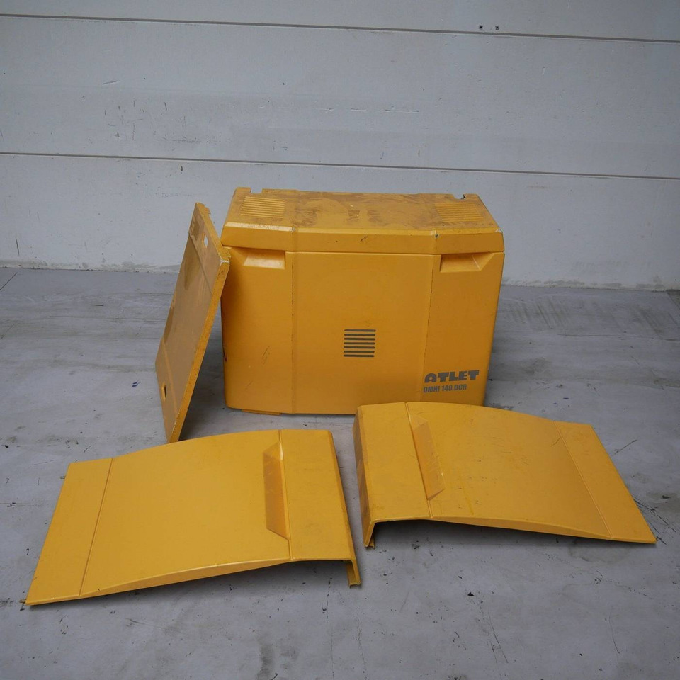 Plastic covers for Dambach, Atlet OMNI 140DCR - Carroceria e exterior para Equipamento de movimentação: foto 1 Plastic covers for Dambach, Atlet OMNI 140DCR - Carroceria e exterior para Equipamento de movimentação: foto 1