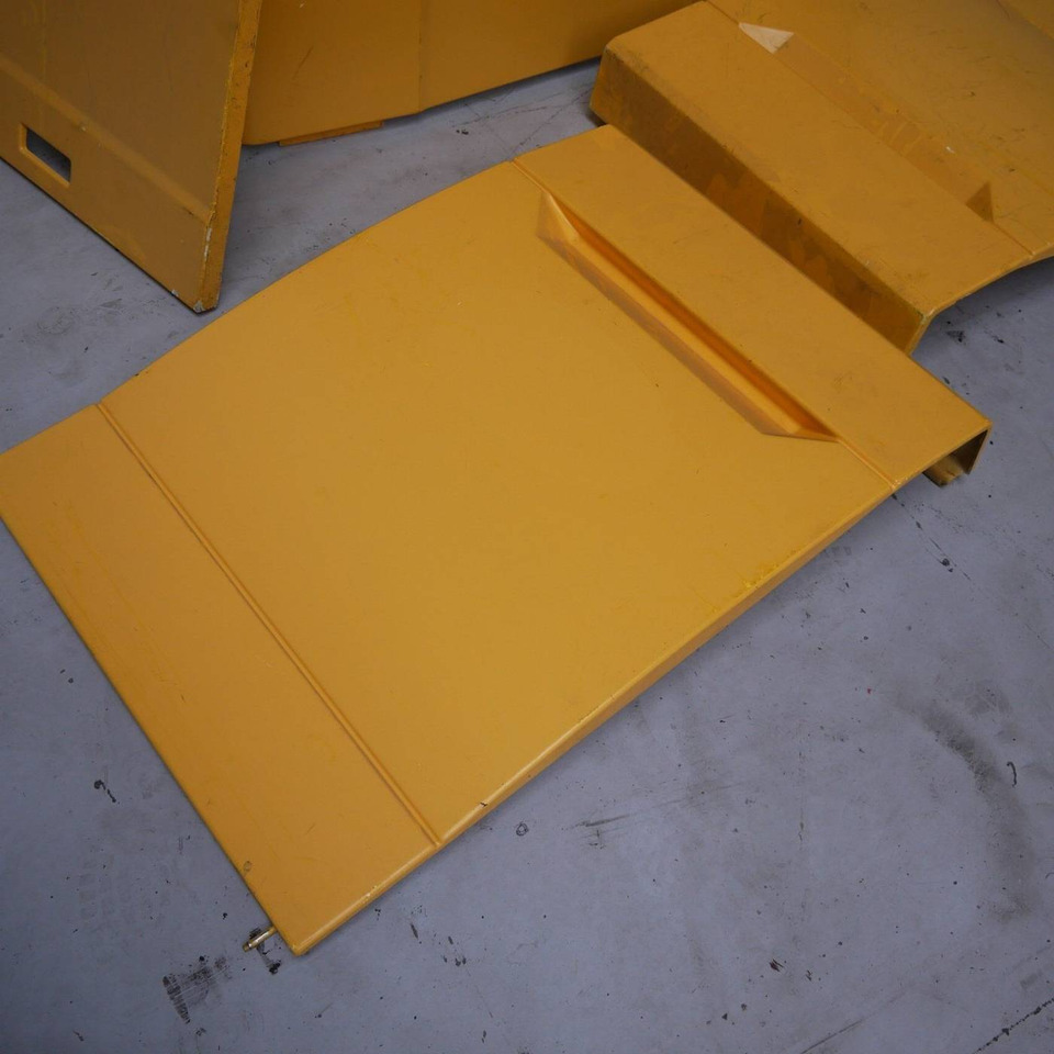Plastic covers for Dambach, Atlet OMNI 140DCR - Carroceria e exterior para Equipamento de movimentação: foto 4 Plastic covers for Dambach, Atlet OMNI 140DCR - Carroceria e exterior para Equipamento de movimentação: foto 4