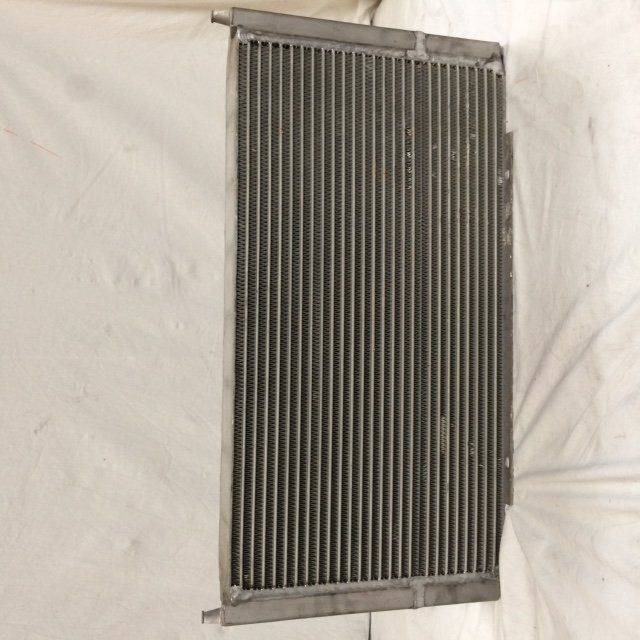 Radiator - Radiador para Equipamento de movimentação: foto 2 Radiator - Radiador para Equipamento de movimentação: foto 2