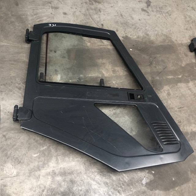 Right Door for Linde 392/393 - Porta e peças para Equipamento de movimentação: foto 2 Right Door for Linde 392/393 - Porta e peças para Equipamento de movimentação: foto 2