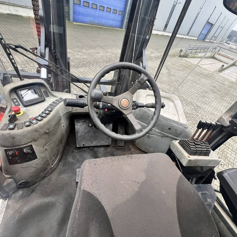 Empilhador a diesel SMV 10-600B: foto 8 Empilhador a diesel SMV 10-600B: foto 8