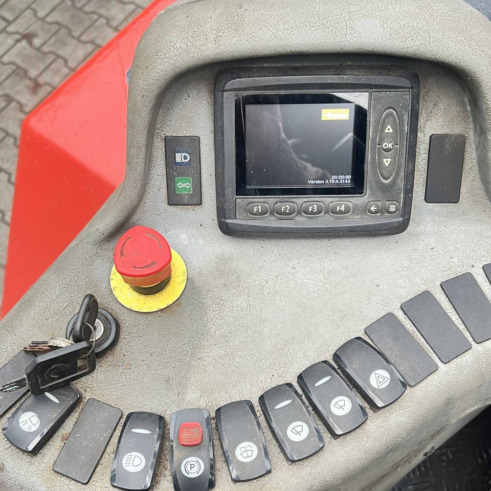 Empilhador a diesel SMV 10-600B: foto 9 Empilhador a diesel SMV 10-600B: foto 9