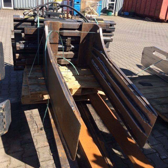 Stabau Bale clamp with sideshift - Grampo: foto 1 Stabau Bale clamp with sideshift - Grampo: foto 1