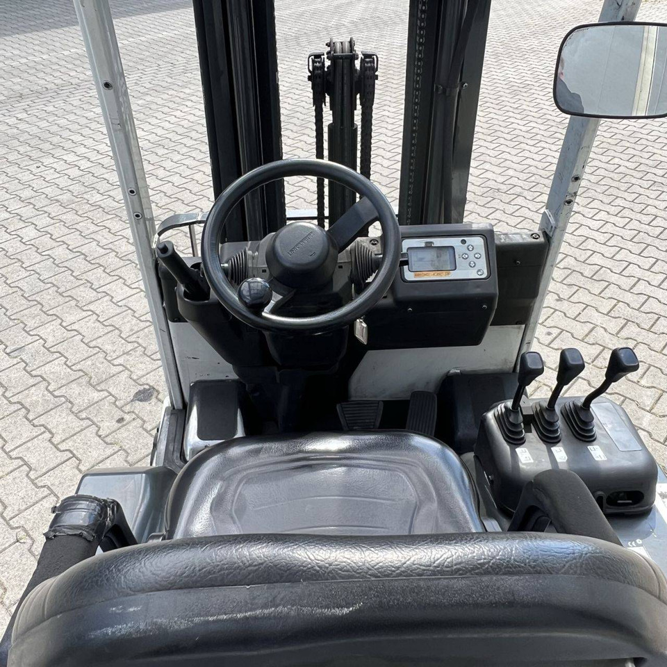 Unicarriers TX3-20L (AG1N1L20Q) - Empilhador elétrico: foto 4 Unicarriers TX3-20L (AG1N1L20Q) - Empilhador elétrico: foto 4