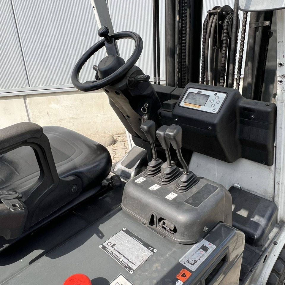 Unicarriers TX3-20L (AG1N1L20Q) - Empilhador elétrico: foto 3 Unicarriers TX3-20L (AG1N1L20Q) - Empilhador elétrico: foto 3