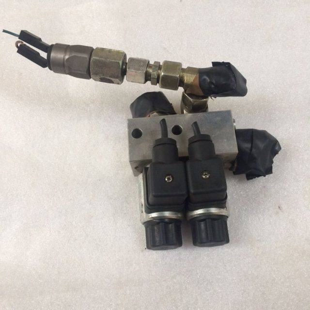 Valve Block for jungheinrich EJE C20 - Válvula hidráulica para Equipamento de movimentação: foto 1 Valve Block for jungheinrich EJE C20 - Válvula hidráulica para Equipamento de movimentação: foto 1