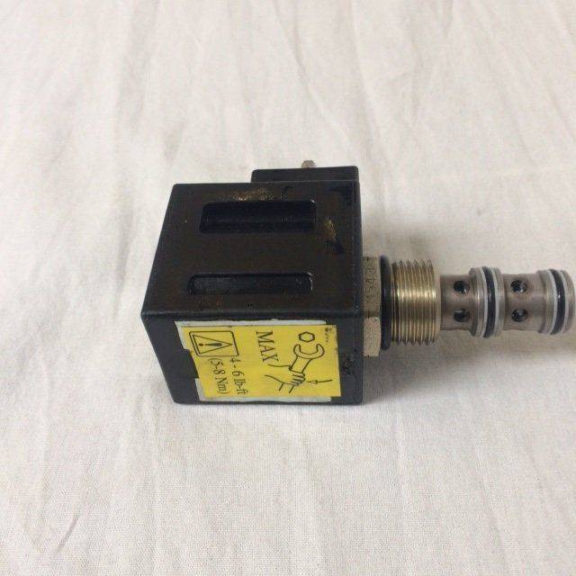 Valve solenoid for Caterpillar / Mitsubishi - Válvula hidráulica para Equipamento de movimentação: foto 2 Valve solenoid for Caterpillar / Mitsubishi - Válvula hidráulica para Equipamento de movimentação: foto 2