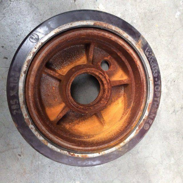 Wheel solid assy for Linde - Direcção para Equipamento de movimentação: foto 3 Wheel solid assy for Linde - Direcção para Equipamento de movimentação: foto 3