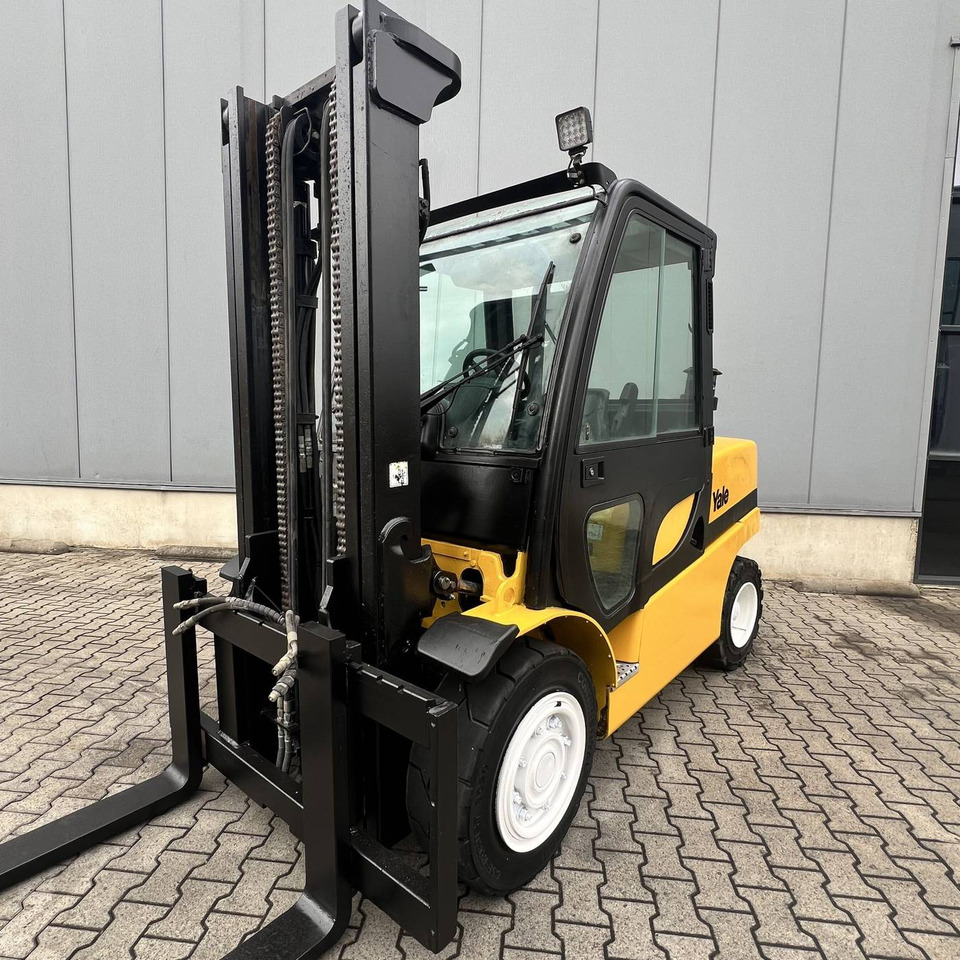 Yale GDP55VX - Empilhador a diesel: foto 1 Yale GDP55VX - Empilhador a diesel: foto 1